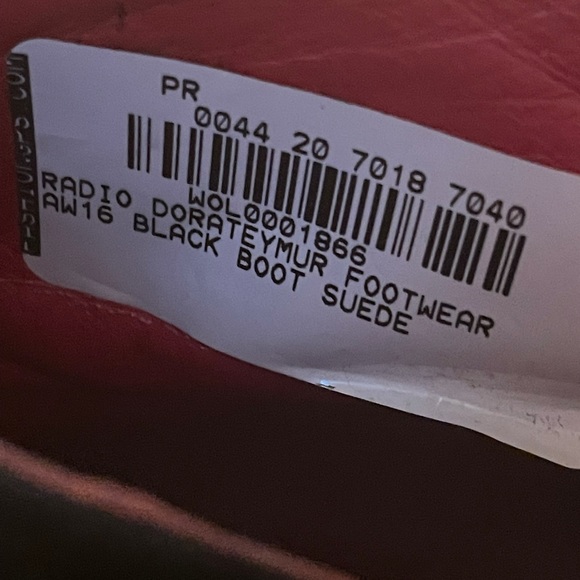 RARE Black Radio Dorateymur Suede Boots - Picture 9 of 10